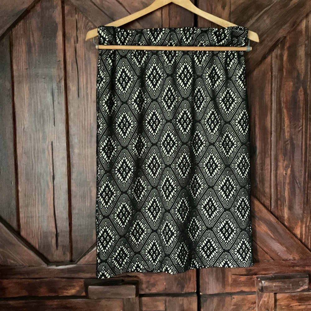 Renee C Career Skirt Eyelet Stretch Lacey